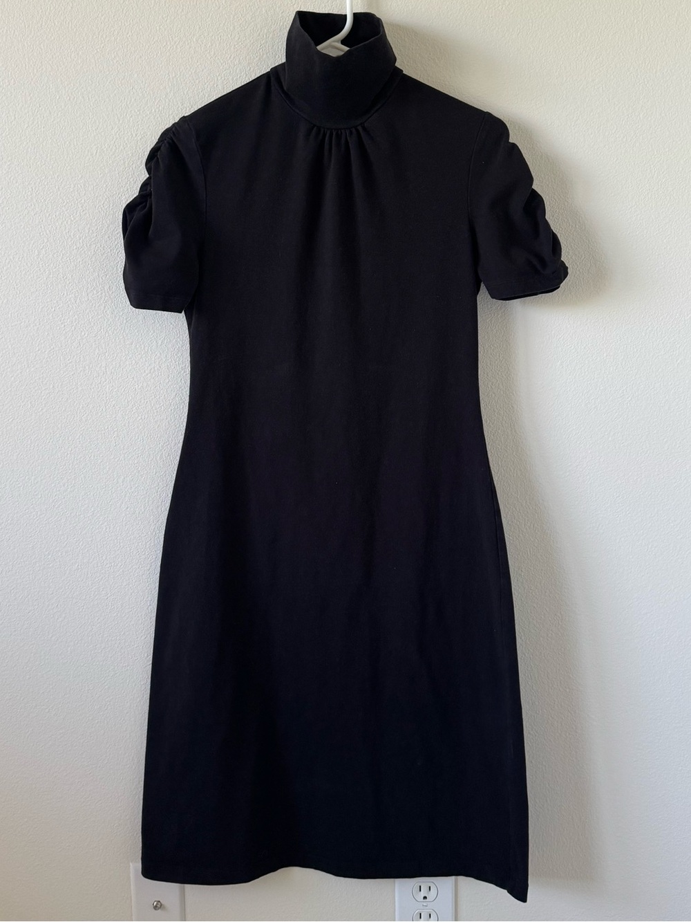 Moda international shortsleeve dress